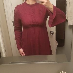 Red lace Altrd State dress 🌻